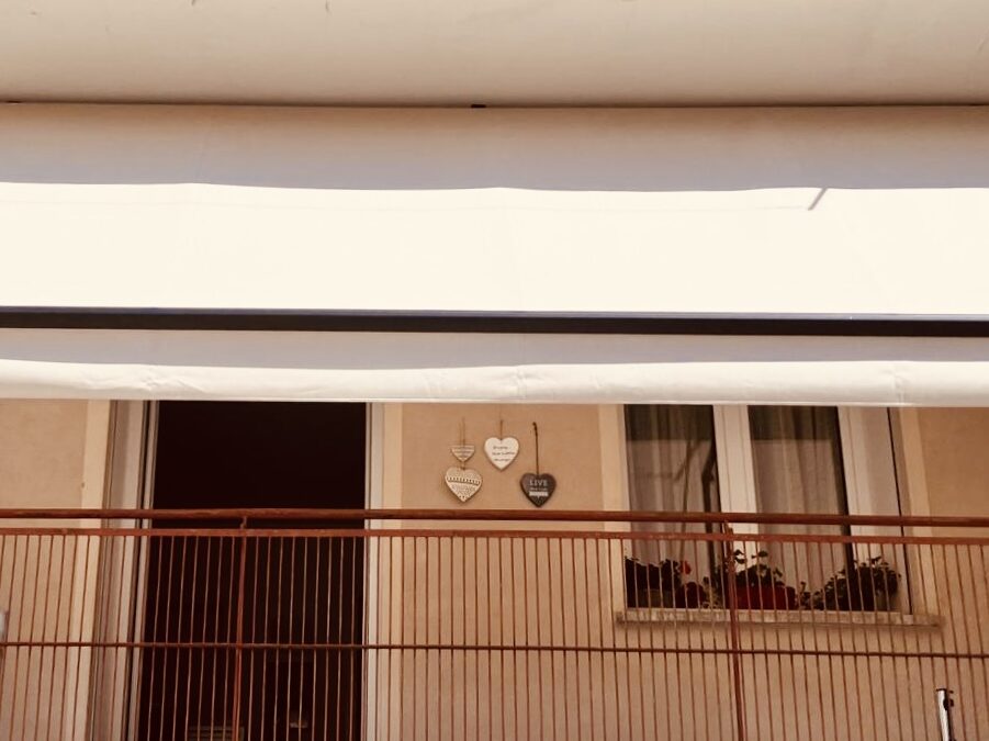 Tende da esterno efficienti per bloccare i raggi UV e risparmiare energia con installazione professionale a Schio